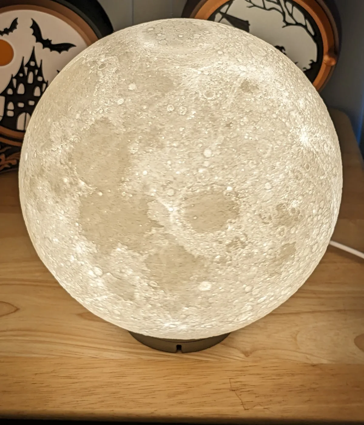 Månglob – skärm för LED-lampa – bild av TBone_427120